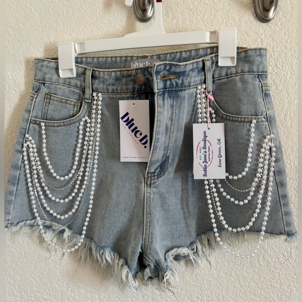 NWT BLUE B PEARL TASSEL DENIM SHORTS Size L fits like a small/medium